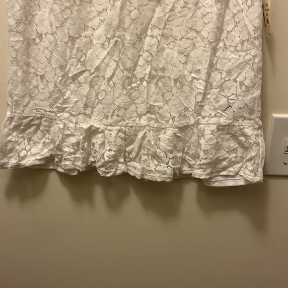 NWT Aeropostale White lace Cap Sleeve Blouse size medium. - Picture 6 of 9